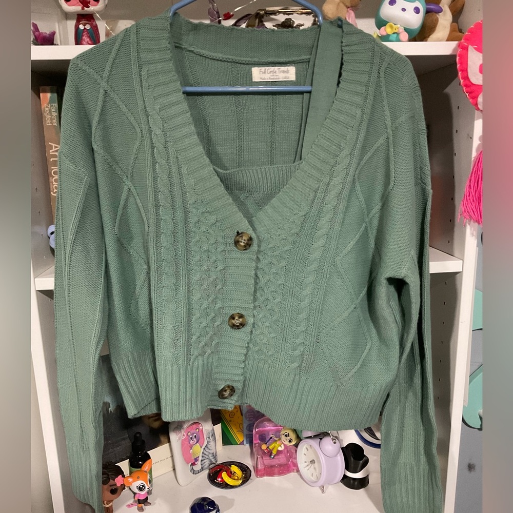 Cute 2 in 1 green top and sweater